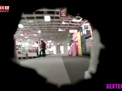 Teen im Moebelhaus Heimlich gefilmt