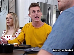 18 ans, Grosse bite, Blonde, Sucer une bite, Petite amie, Hard, Adolescente, Nénés