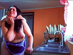 Leie, Amerikanisch, Wohlbeleibte schöne frauen, Grosser arsch, Hd, Küche, Überraschung, Titten