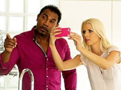 Schwarz, Blondine, Blasen, Handjob, Interrassisch, Küssen, Lecken, Milf