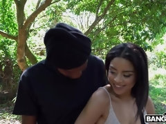 Grosse bite, Sucer une bite, Brunette brune, Éjaculer dans la bouche, Tir de sperme, En levrette, Hd, Chevaucher