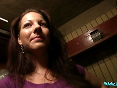 Tempting bimbo jaw-dropping adult clip