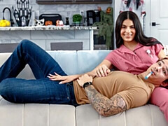 18 jaar, Grote lul, Grote mammen, Pijpbeurt, Bruinharig, Hondjeshouding, Mager, Tiener