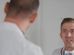 Blasen, Schwanz, Arzt, Hundestellung, Kleid, Europäisch, Piercing, Titten