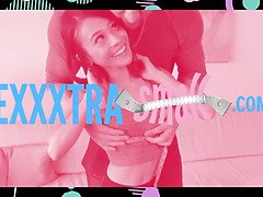 Grosse bite, Gros seins, Sucer une bite, Brunette brune, Mère que j'aimerais baiser, Criant, Adolescente, Plan cul à trois