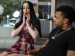 18 años, Culo grande, Verga grande, Tetas grandes, Morena, Interracial, Afeitado, Flaco