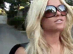 Grote lul, Zwart, Pijpbeurt, Oudere vrouw, Sperma shot, Sperma in gezicht, Moeder die ik wil neuken, Slipje