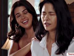 Couple, Doigter, Embrassement, Lesbienne, Léchez, Massage, Tatouage, Nénés