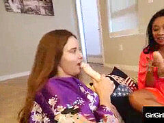 Morena, Penetracion con dedos, Besar, Lesbiana, Lencería, Masturbación, Orgasmo, Juguetes