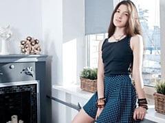 Leie, Arsch, Braunhaarige, Fingern, Dürr, Solo, Entkleiden, Jungendliche (18+)