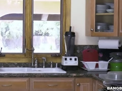 Grote mammen, Pijpbeurt, Oudere vrouw, Hondjeshouding, Sperma in gezicht, Hardcore, Hd, Moeder die ik wil neuken