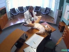 Lécher le cul, Tromperie, Éjaculation interne, Médecin, En levrette, Léchez, Chatte, Voyeur