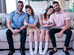 Incroyable, Cul, Sucer une bite, Brunette brune, Groupe, Branlette thaïlandaise, Orgie, Adolescente