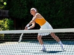 Blondine, Fingern, Küssen, Lesbisch, Muschi, Rock, Sport, Entkleiden