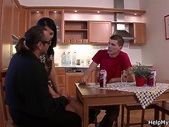 デカ尻, デカチン, エロ熟女, なめる, オナニー, 淫乱熟女, オマンコ, 義母