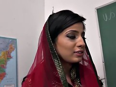Grosse bite, Sucer une bite, Brunette brune, Faciale, Partouze, Interracial, Actrice du porno