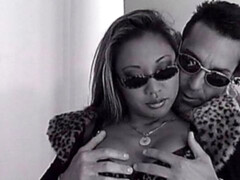 Gros seins, Sucer une bite, Éjaculer dans la bouche, Tir de sperme, Lunettes, Branlette thaïlandaise, Léchez, Mère que j'aimerais baiser