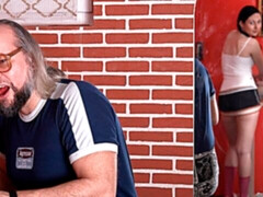 フェラチオ, 茶髪の, バック, 手コキする, なめる, ガリガリ, ストリッピング, ティーン