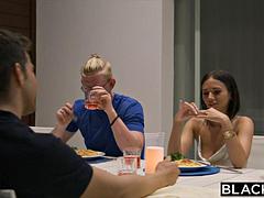 フェラチオ, 気狂い, チン, 女 人男 人, 異人種間, レズビアン, 下着, 三人