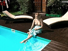 Grote kont, Blond, Vrouw, Hd, Biljart, Openbaar, Alleen, Tiener