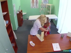 69 negenenzestig, Enthousiasteling, Vingeren, Lesbisch, Likken, Verpleegster, Kantoor, Kut duiken