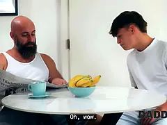 Grosse titten, Braunhaarige, Tschechisch, Freundin, Riesig, Natürlichen titten, Schreiend, Titten