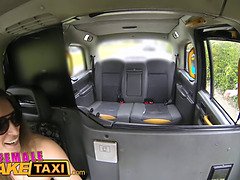 В машине, Чешки, Женщины, Секс без цензуры, Хд, Лизание, Натуральные сиськи, Реалити