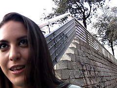 Brunette brune, Faciale, Argent, Seins naturels, De plein air, Petite femme, Piercing, Maigrichonne