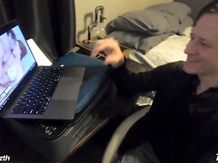 Amateur, Plantureuse, En levrette, Pieds, Doigter, Hard, Tatouage, Jouets