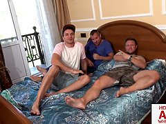 Amateur, Blonde, Mature, Mère que j'aimerais baiser, Orgie, Cheveux courts, Plan cul à trois, Nénés