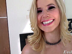 Минет, Пальцем