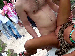 18 летние, Постарше, Немки, Зрелые, Мамочка, На публике, Соблазенение, Молоденькие