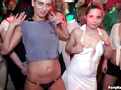 Enthousiasteling, Blond, Naakte man aangeklede vrouw, Groep, Hd, Interraciaal, Feest, Kousen