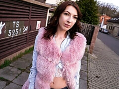 Grosse bite, Sucer une bite, Brunette brune, Seins naturels, Pov, Maigrichonne, Adolescente, Nénés