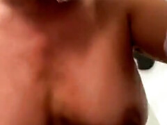 Cul, Gros seins, Sucer une bite, Branlette thaïlandaise, Fait maison, Domestique, Actrice du porno, Chatte