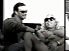 Nana, Gros seins, Blonde, Brunette brune, Public, Nénés