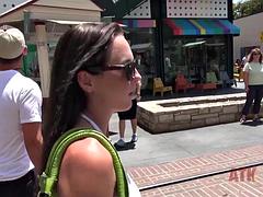 Leie, Tussi, Fingern, Freundin, Masturbation, Pov, Öffentlich, Titten