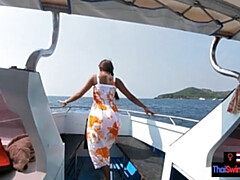 18 jaar, Aziatisch, Grote lul, Pijpbeurt, Hardcore, Gezichtspunt, Openbaar, Tiener