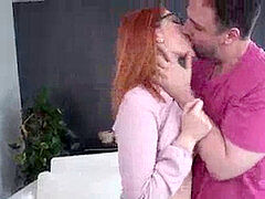 Spermaladung, Europäisch, Füsse, Brille, Rotschopf, Hintern versohlen, Tätowierung