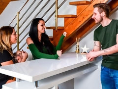 Kont, Bruinharig, Zoenen, Lesbisch, Ondergoed, Masturbatie, Kut duiken, Tatoeage