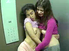 Amateur, Bisexual, Corridas, Corridas faciales, Ffm, Lesbiana, Público, Trio