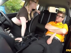 Leie, Blasen, Auto, Besamung, Fingern, Im freien, Pov, Muschi