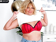 Любители, Большая жопа, Большие сиськи, Блондинки, Мастурбация, Зрелые, Соло, Стриптизерша