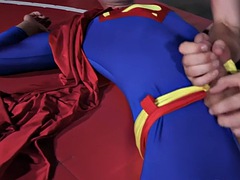 Enthousiasteling, Anaal, Pijpbeurt, Fetisj, Handbeurt, Spier, Tatoeage, Uniformpje