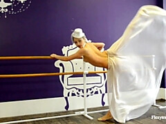 Брюнетки, Женщины, Фетиш, Хд, Обнаженные, Крошечные, Соло, Молоденькие