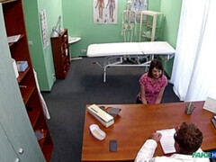 Penetracion con dedos, Lesbiana, Lamidas, Enfermera, Oficina, Coño, Uniforme, Voyeur