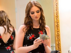 デカ尻, ブロンド, フェラチオ, 毛深い, 手コキする, なめる, 下着, オッパイの