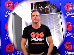 In den arsch, Tussi, Grosser schwanz, Braunhaarige, Handjob, Reif, Verführt, Jungendliche (18+)