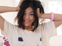Blasen, Braunhaarige, Sperma im mund, Handjob, Höschen, Pov, Dürr, Titten