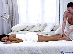 Cul, Sucer une bite, Brunette brune, En levrette, Petite femme, Maigrichonne, Adolescente, Nénés